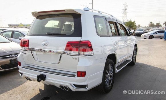 Buy Import Toyota Land Cruiser White Car in Import - Dubai in A'ana Buy Import Toyota Land Cruiser White Car in Import - Dubai in A'ana