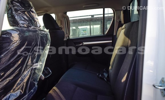 Buy Import Toyota Hilux White Car in Import - Dubai in A'ana Buy Import Toyota Hilux White Car in Import - Dubai in A'ana