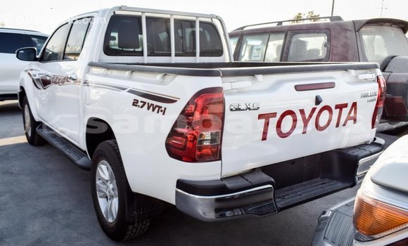 Buy Import Toyota Hilux White Car in Import - Dubai in A'ana Buy Import Toyota Hilux White Car in Import - Dubai in A'ana