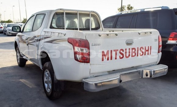 Buy Import Mitsubishi L200 White Car in Import - Dubai in A'ana Buy Import Mitsubishi L200 White Car in Import - Dubai in A'ana
