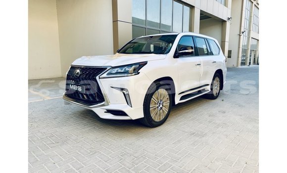 Acheter Import Voiture Lexus LX Blanc à Import - Dubai, A'ana Acheter Import Voiture Lexus LX Blanc à Import - Dubai, A'ana