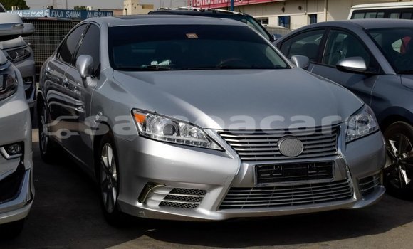 Buy Import Lexus ES Other Car in Import - Dubai in A'ana Buy Import Lexus ES Other Car in Import - Dubai in A'ana