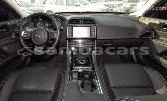 Acheter Import Voiture Jaguar XE Rouge à Import - Dubai, A'ana Acheter Import Voiture Jaguar XE Rouge à Import - Dubai, A'ana