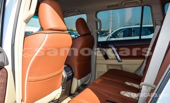 Acheter Import Voiture Toyota Prado Blanc à Import - Dubai, A'ana Acheter Import Voiture Toyota Prado Blanc à Import - Dubai, A'ana