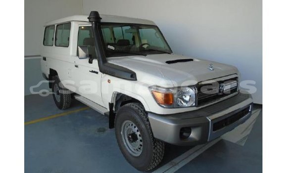 Acheter Import Voiture Abarth 595 Blanc à Import - Dubai, A'ana