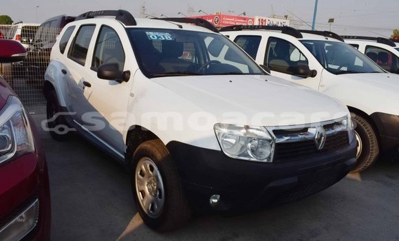 Acheter Import Voiture Renault Duster Blanc à Import - Dubai, A'ana