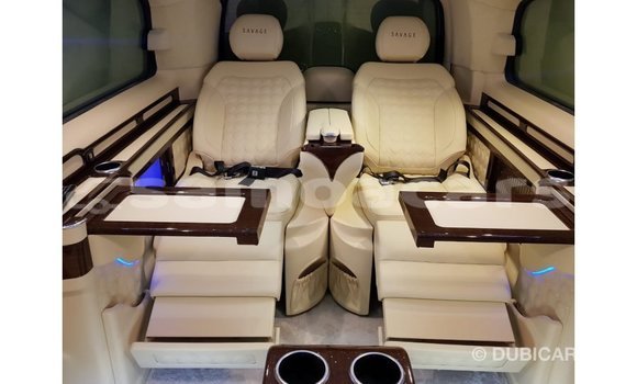 Acheter Import Voiture Mercedes-Benz 250 Noir à Import - Dubai, A'ana Acheter Import Voiture Mercedes-Benz 250 Noir à Import - Dubai, A'ana