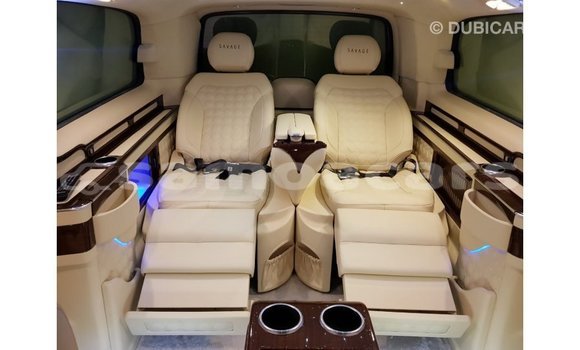 Acheter Import Voiture Mercedes-Benz 250 Noir à Import - Dubai, A'ana Acheter Import Voiture Mercedes-Benz 250 Noir à Import - Dubai, A'ana