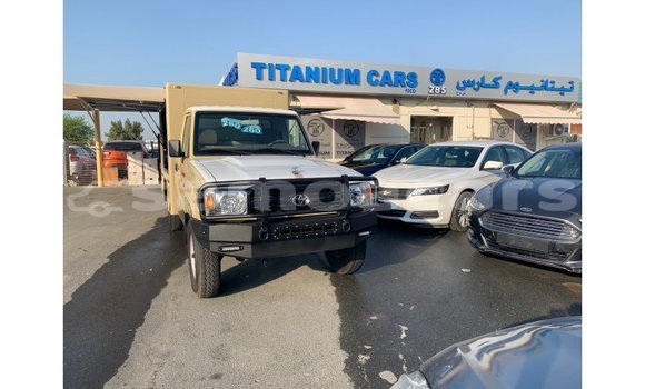 Buy Import Toyota Land Cruiser Beige Car in Import - Dubai in A'ana Buy Import Toyota Land Cruiser Beige Car in Import - Dubai in A'ana