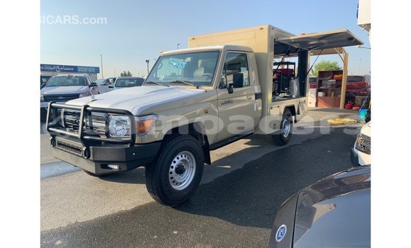 Buy Import Toyota Land Cruiser Beige Car in Import - Dubai in A'ana Buy Import Toyota Land Cruiser Beige Car in Import - Dubai in A'ana