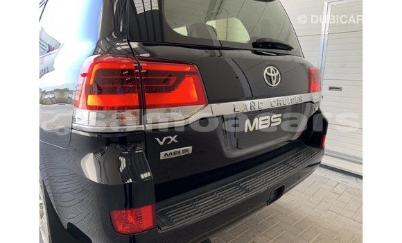 Acheter Import Voiture Toyota Land Cruiser Noir à Import - Dubai, A'ana Acheter Import Voiture Toyota Land Cruiser Noir à Import - Dubai, A'ana