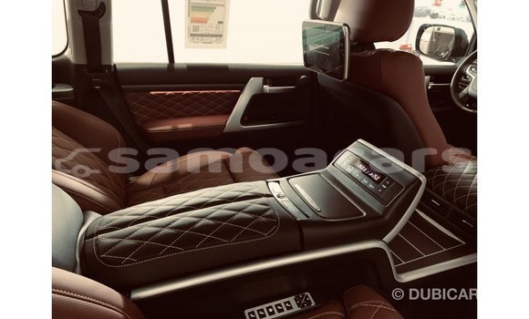 Acheter Import Voiture Toyota Land Cruiser Noir à Import - Dubai, A'ana Acheter Import Voiture Toyota Land Cruiser Noir à Import - Dubai, A'ana