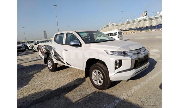 Acheter Import Voiture Mitsubishi L200 Blanc à Import - Dubai, A'ana Acheter Import Voiture Mitsubishi L200 Blanc à Import - Dubai, A'ana