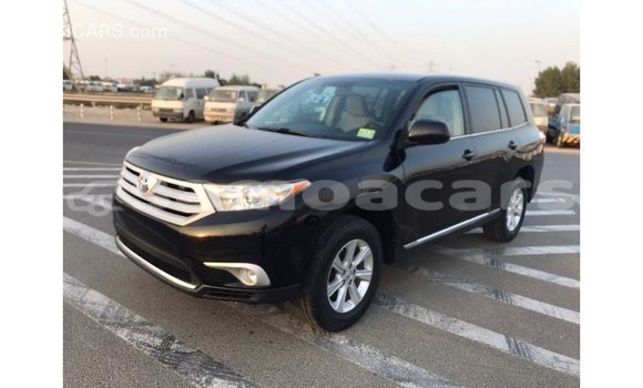 Acheter Import Voiture Toyota Highlander Noir à Import - Dubai, A'ana Acheter Import Voiture Toyota Highlander Noir à Import - Dubai, A'ana
