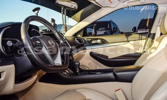 Acheter Import Voiture Nissan Maxima Blanc à Import - Dubai, A'ana Acheter Import Voiture Nissan Maxima Blanc à Import - Dubai, A'ana