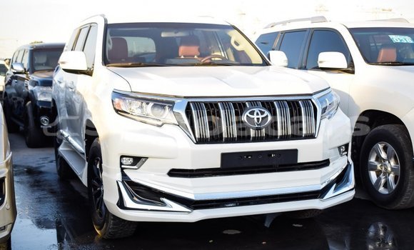 Acheter Import Voiture Toyota Prado Blanc à Import - Dubai, A'ana Acheter Import Voiture Toyota Prado Blanc à Import - Dubai, A'ana