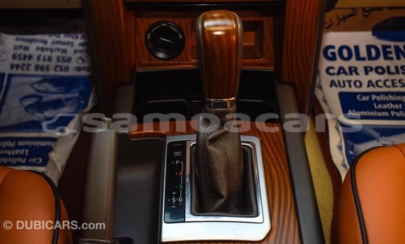 Acheter Import Voiture Toyota Prado Blanc à Import - Dubai, A'ana Acheter Import Voiture Toyota Prado Blanc à Import - Dubai, A'ana