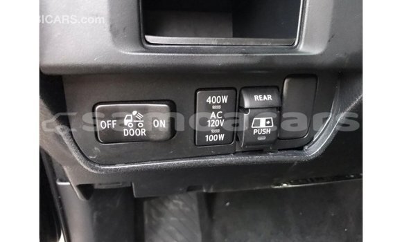 Acheter Import Voiture Toyota Tacoma Noir à Import - Dubai, A'ana Acheter Import Voiture Toyota Tacoma Noir à Import - Dubai, A'ana