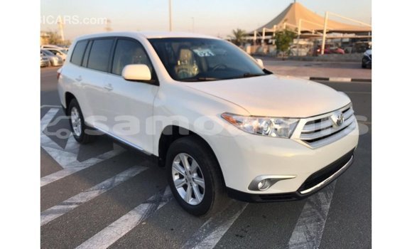 Acheter Import Voiture Toyota Highlander Blanc à Import - Dubai, A'ana Acheter Import Voiture Toyota Highlander Blanc à Import - Dubai, A'ana