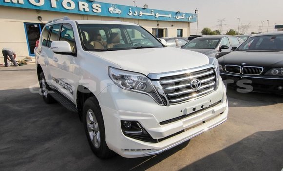 Acheter Import Voiture Toyota Prado Blanc à Import - Dubai, A'ana Acheter Import Voiture Toyota Prado Blanc à Import - Dubai, A'ana
