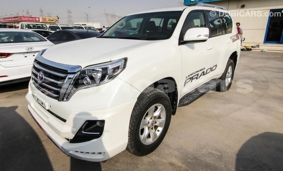 Acheter Import Voiture Toyota Prado Blanc à Import - Dubai, A'ana Acheter Import Voiture Toyota Prado Blanc à Import - Dubai, A'ana