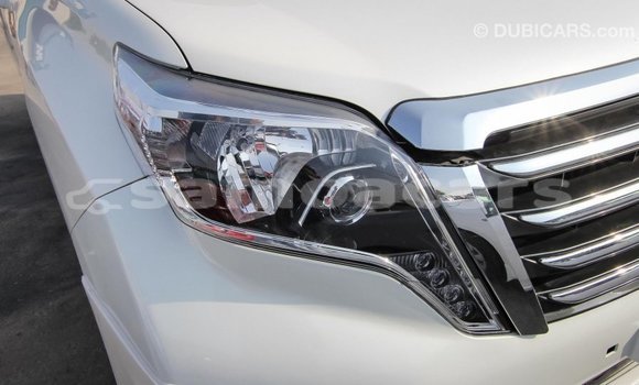 Acheter Import Voiture Toyota Prado Blanc à Import - Dubai, A'ana Acheter Import Voiture Toyota Prado Blanc à Import - Dubai, A'ana