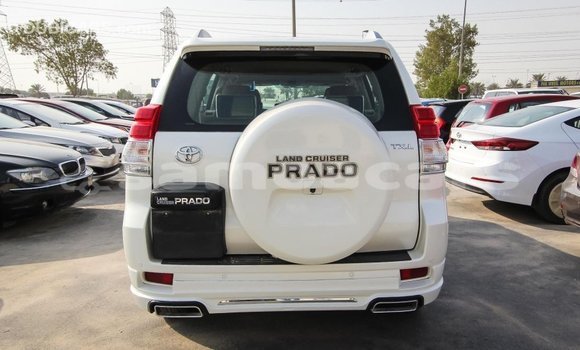Acheter Import Voiture Toyota Prado Blanc à Import - Dubai, A'ana Acheter Import Voiture Toyota Prado Blanc à Import - Dubai, A'ana