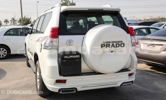 Acheter Import Voiture Toyota Prado Blanc à Import - Dubai, A'ana Acheter Import Voiture Toyota Prado Blanc à Import - Dubai, A'ana