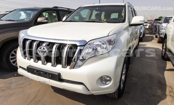 Acheter Import Voiture Toyota Prado Blanc à Import - Dubai, A'ana Acheter Import Voiture Toyota Prado Blanc à Import - Dubai, A'ana