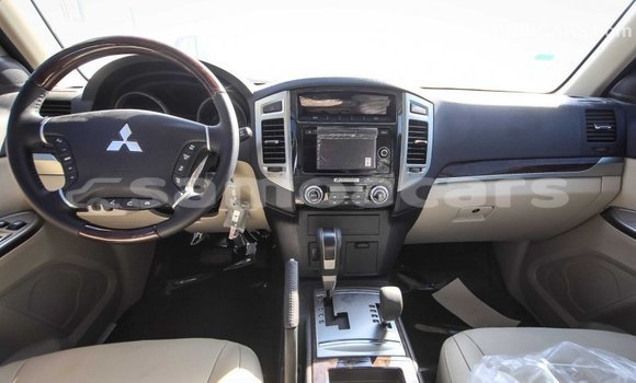 Buy Import Mitsubishi Pajero White Car in Import - Dubai in A'ana Buy Import Mitsubishi Pajero White Car in Import - Dubai in A'ana