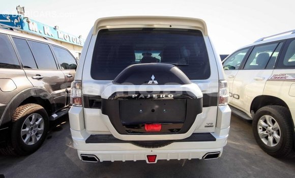Buy Import Mitsubishi Pajero White Car in Import - Dubai in A'ana Buy Import Mitsubishi Pajero White Car in Import - Dubai in A'ana