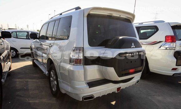 Buy Import Mitsubishi Pajero White Car in Import - Dubai in A'ana Buy Import Mitsubishi Pajero White Car in Import - Dubai in A'ana