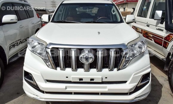 Acheter Import Voiture Toyota Prado Blanc à Import - Dubai, A'ana Acheter Import Voiture Toyota Prado Blanc à Import - Dubai, A'ana