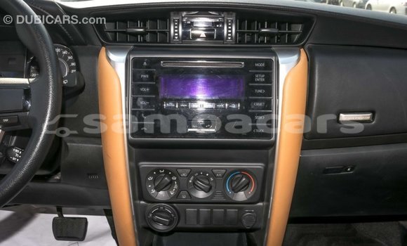Acheter Import Voiture Toyota Fortuner Blanc à Import - Dubai, A'ana Acheter Import Voiture Toyota Fortuner Blanc à Import - Dubai, A'ana