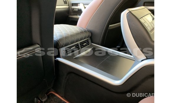 Acheter Import Voiture Toyota Land Cruiser Noir à Import - Dubai, A'ana Acheter Import Voiture Toyota Land Cruiser Noir à Import - Dubai, A'ana