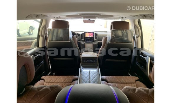 Acheter Import Voiture Toyota Land Cruiser Noir à Import - Dubai, A'ana Acheter Import Voiture Toyota Land Cruiser Noir à Import - Dubai, A'ana