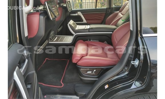Acheter Import Voiture Toyota Land Cruiser Noir à Import - Dubai, A'ana Acheter Import Voiture Toyota Land Cruiser Noir à Import - Dubai, A'ana