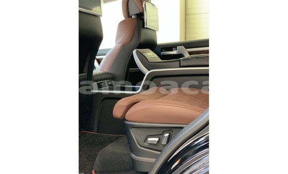 Acheter Import Voiture Toyota Land Cruiser Noir à Import - Dubai, A'ana Acheter Import Voiture Toyota Land Cruiser Noir à Import - Dubai, A'ana