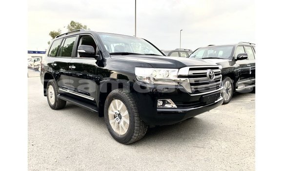 Acheter Import Voiture Toyota Land Cruiser Noir à Import - Dubai, A'ana Acheter Import Voiture Toyota Land Cruiser Noir à Import - Dubai, A'ana