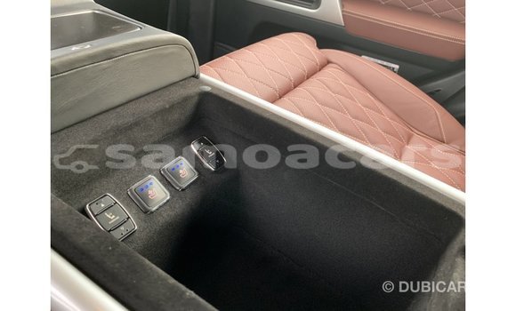 Acheter Import Voiture Toyota Land Cruiser Noir à Import - Dubai, A'ana Acheter Import Voiture Toyota Land Cruiser Noir à Import - Dubai, A'ana