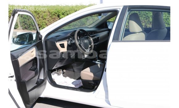 Acheter Import Voiture Toyota Corolla Blanc à Import - Dubai, A'ana Acheter Import Voiture Toyota Corolla Blanc à Import - Dubai, A'ana