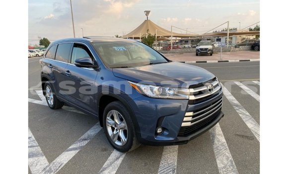 Acheter Import Voiture Toyota Highlander Bleu à Import - Dubai, A'ana Acheter Import Voiture Toyota Highlander Bleu à Import - Dubai, A'ana