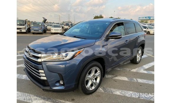 Acheter Import Voiture Toyota Highlander Bleu à Import - Dubai, A'ana Acheter Import Voiture Toyota Highlander Bleu à Import - Dubai, A'ana