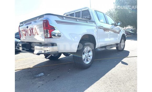 Acheter Import Voiture Toyota Hilux Blanc à Import - Dubai, A'ana Acheter Import Voiture Toyota Hilux Blanc à Import - Dubai, A'ana