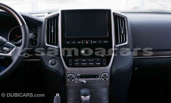 Acheter Import Voiture Toyota Land Cruiser Noir à Import - Dubai, A'ana Acheter Import Voiture Toyota Land Cruiser Noir à Import - Dubai, A'ana