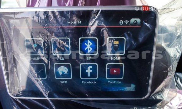 Acheter Import Voiture Toyota Land Cruiser Blanc à Import - Dubai, A'ana Acheter Import Voiture Toyota Land Cruiser Blanc à Import - Dubai, A'ana