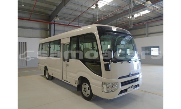 Acheter Import Voiture Abarth 595 Blanc à Import - Dubai, A'ana