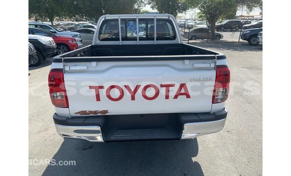 Buy Import Toyota Hilux White Car in Import - Dubai in A'ana Buy Import Toyota Hilux White Car in Import - Dubai in A'ana