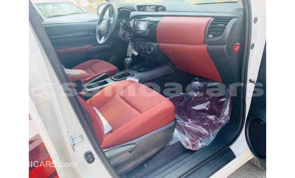 Buy Import Toyota Hilux White Car in Import - Dubai in A'ana Buy Import Toyota Hilux White Car in Import - Dubai in A'ana