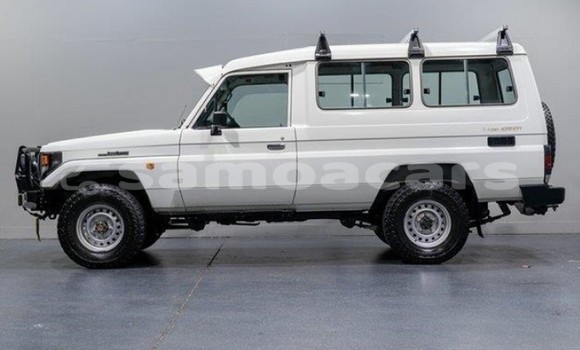 Acheter Neuf Voiture Toyota Land Cruiser Blanc à Safotulafai, Fa'asaleleaga Acheter Neuf Voiture Toyota Land Cruiser Blanc à Safotulafai, Fa'asaleleaga